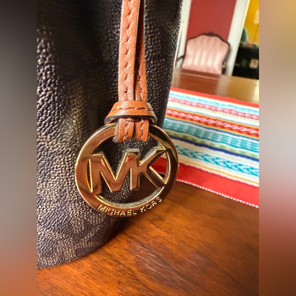 Michael Kors Small Drawstring Bucket Bag - Picture 3 of 12